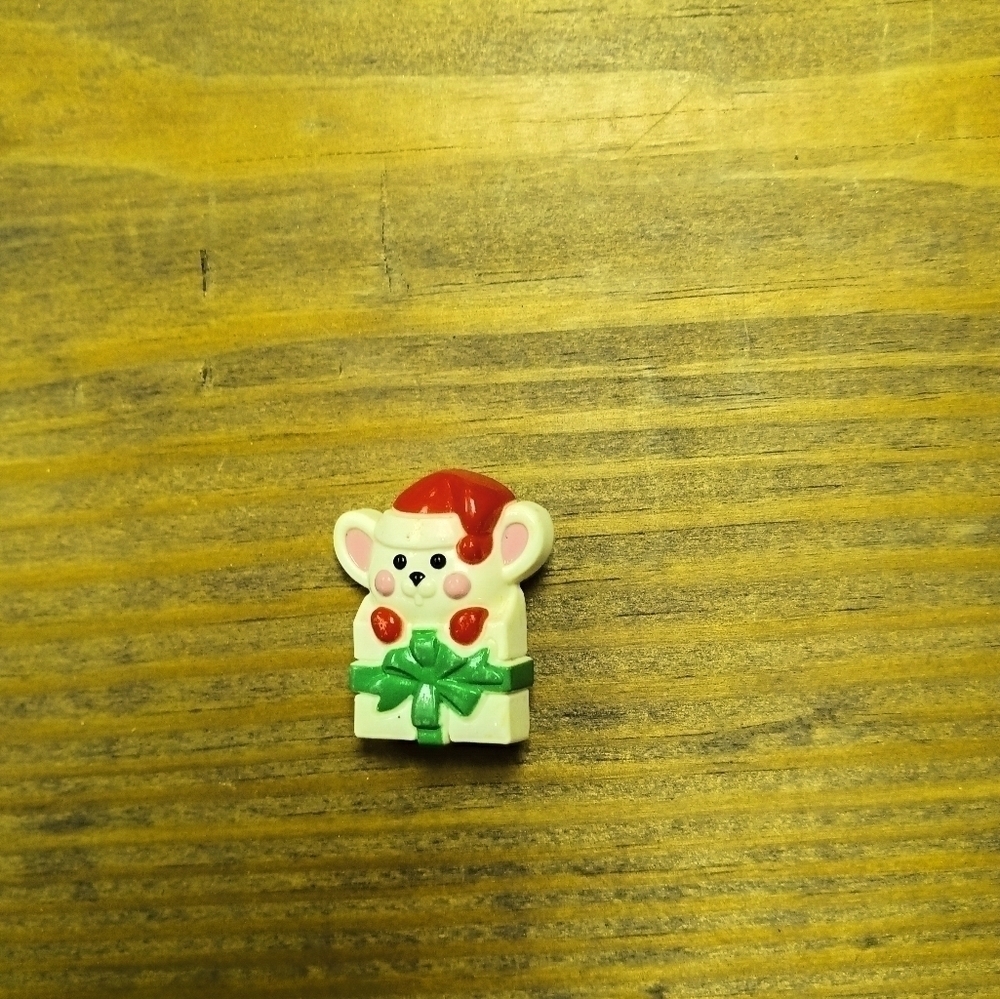 Vintage Avon Kid's Christmas Mouse with Present Pin Brooch